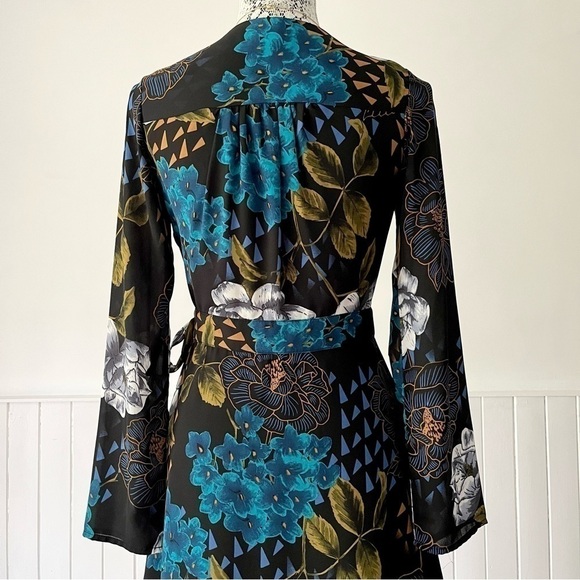 Everly Black Floral Long Sleeve Wrap Dress Size M - Picture 10 of 15